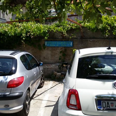 Studio Toma With Private Parking Place Lägenhet Šibenik Exteriör bild